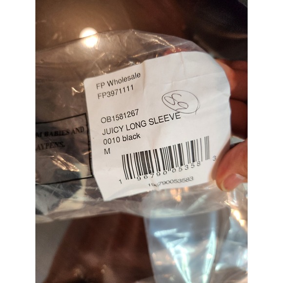 Free People Juicy Long Sleeve Black‎ Top M NWT Open Back Waffle Knit Cowl Neck - Picture 4 of 4